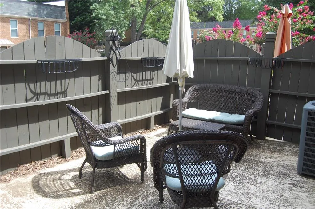 125 N River Drive Unit D, Atlanta, Georgia 30350, 2 Bedrooms Bedrooms, ,2 BathroomsBathrooms,Residential,Sold,125 N River Drive Unit D,5900385