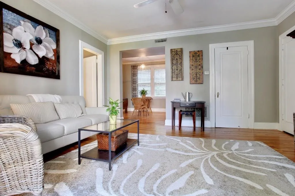 2222 Peachtree Road Nw Unit B2, Atlanta, Georgia 30309, 1 Bedroom Bedrooms, ,1 BathroomBathrooms,Residential,Sold,2222 Peachtree Road Nw Unit B2,5592462