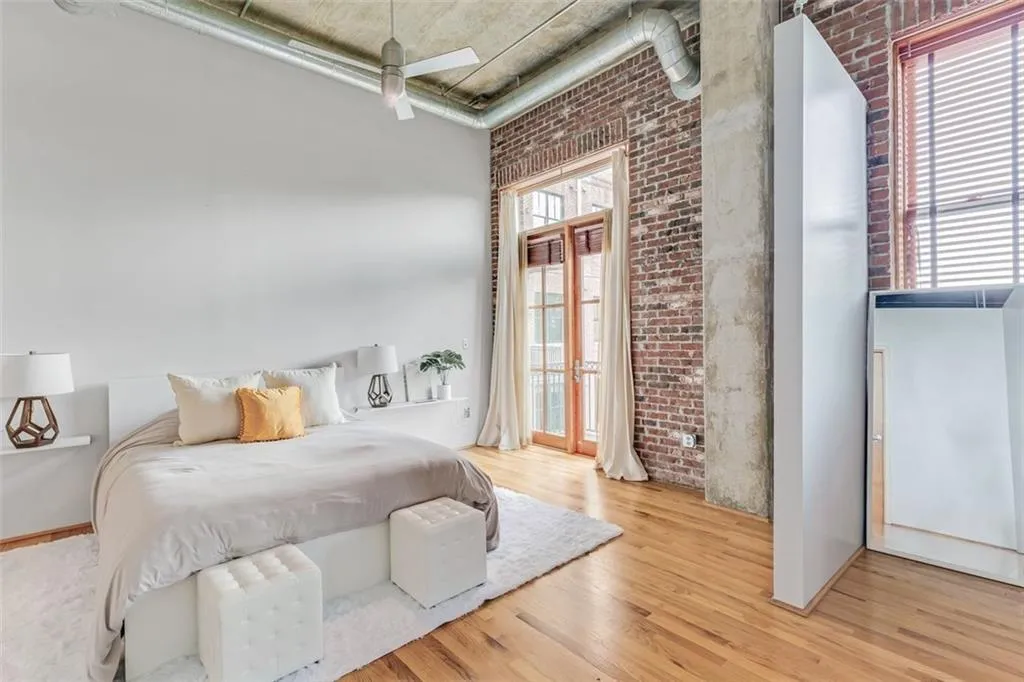 3235 Roswell Road Ne Unit 702, Atlanta, Georgia 30305, 1 Bedroom Bedrooms, ,1 BathroomBathrooms,Residential,For Sale,3235 Roswell Road Ne Unit 702,7635264