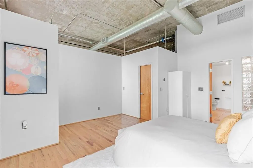 3235 Roswell Road Ne Unit 702, Atlanta, Georgia 30305, 1 Bedroom Bedrooms, ,1 BathroomBathrooms,Residential,For Sale,3235 Roswell Road Ne Unit 702,7635264