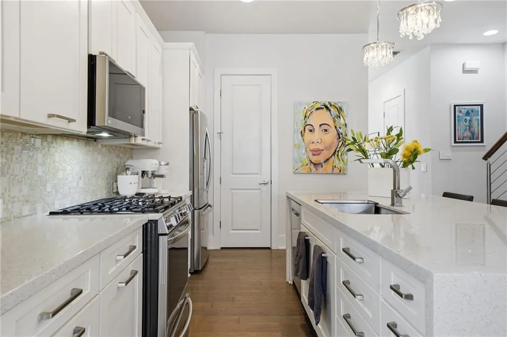 447 Alderwood Street, Atlanta, Georgia 30328, 3 Bedrooms Bedrooms, ,3 BathroomsBathrooms,Residential,For Sale,447 Alderwood Street,7740586