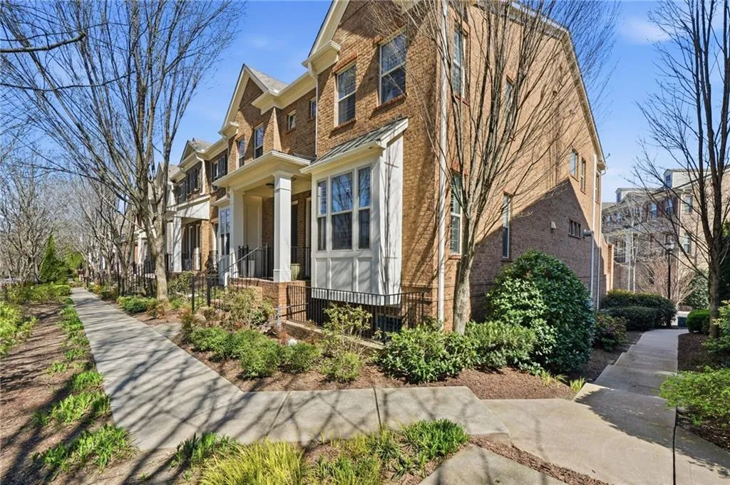 447 Alderwood Street, Atlanta, Georgia 30328, 3 Bedrooms Bedrooms, ,3 BathroomsBathrooms,Residential,For Sale,447 Alderwood Street,7740586