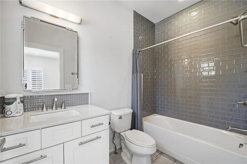 447 Alderwood Street, Atlanta, Georgia 30328, 3 Bedrooms Bedrooms, ,3 BathroomsBathrooms,Residential,For Sale,447 Alderwood Street,7740586