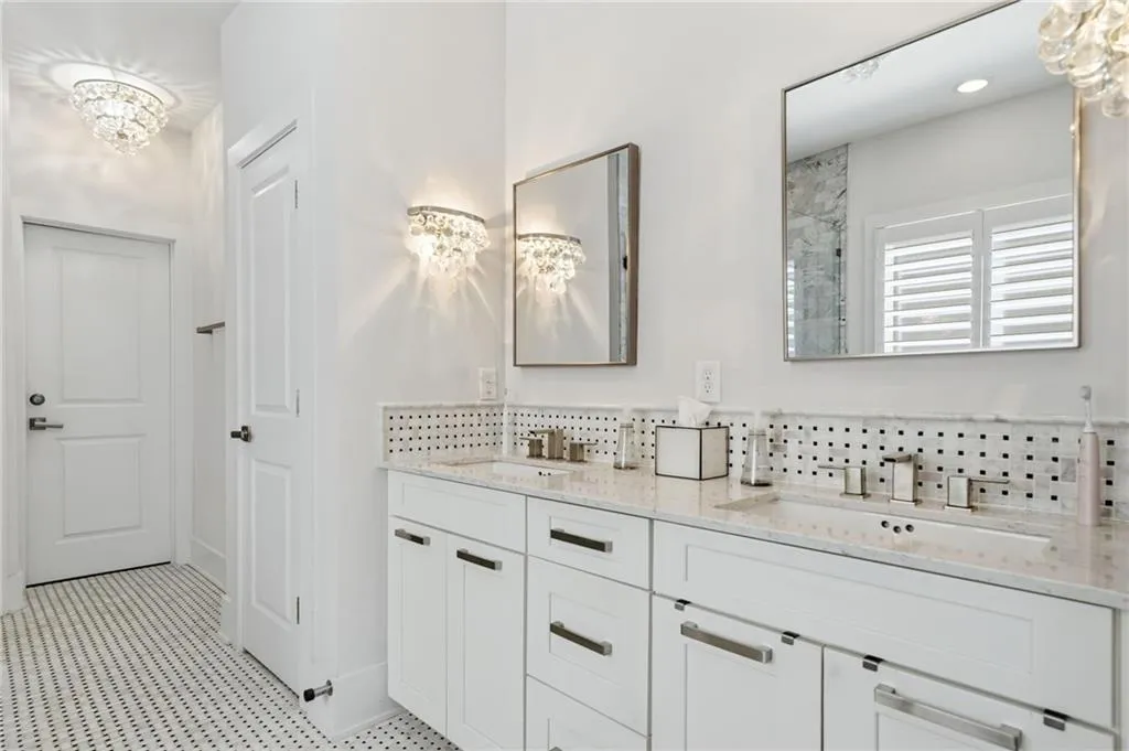 447 Alderwood Street, Atlanta, Georgia 30328, 3 Bedrooms Bedrooms, ,3 BathroomsBathrooms,Residential,For Sale,447 Alderwood Street,7740586