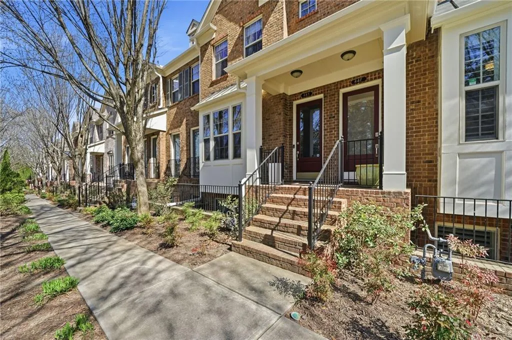 447 Alderwood Street, Atlanta, Georgia 30328, 3 Bedrooms Bedrooms, ,3 BathroomsBathrooms,Residential,For Sale,447 Alderwood Street,7740586