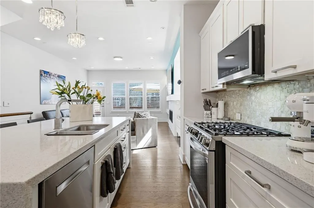 447 Alderwood Street, Atlanta, Georgia 30328, 3 Bedrooms Bedrooms, ,3 BathroomsBathrooms,Residential,For Sale,447 Alderwood Street,7740586