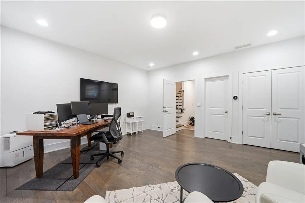 447 Alderwood Street, Atlanta, Georgia 30328, 3 Bedrooms Bedrooms, ,3 BathroomsBathrooms,Residential,For Sale,447 Alderwood Street,7740586