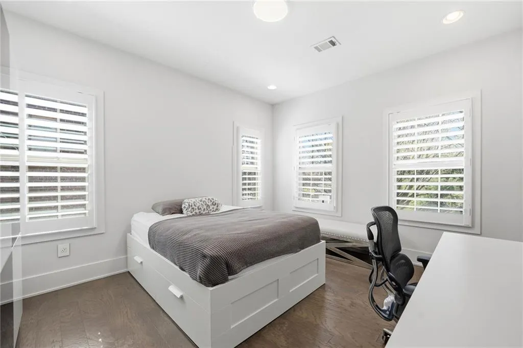447 Alderwood Street, Atlanta, Georgia 30328, 3 Bedrooms Bedrooms, ,3 BathroomsBathrooms,Residential,For Sale,447 Alderwood Street,7740586