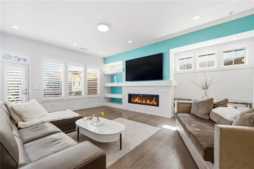 447 Alderwood Street, Atlanta, Georgia 30328, 3 Bedrooms Bedrooms, ,3 BathroomsBathrooms,Residential,For Sale,447 Alderwood Street,7740586