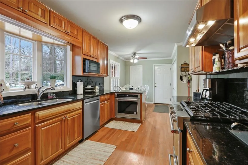 165 Stewart Drive, Sandy Springs, Georgia 30342, 6 Bedrooms Bedrooms, ,4 BathroomsBathrooms,Residential,Sold,165 Stewart Drive,7016737