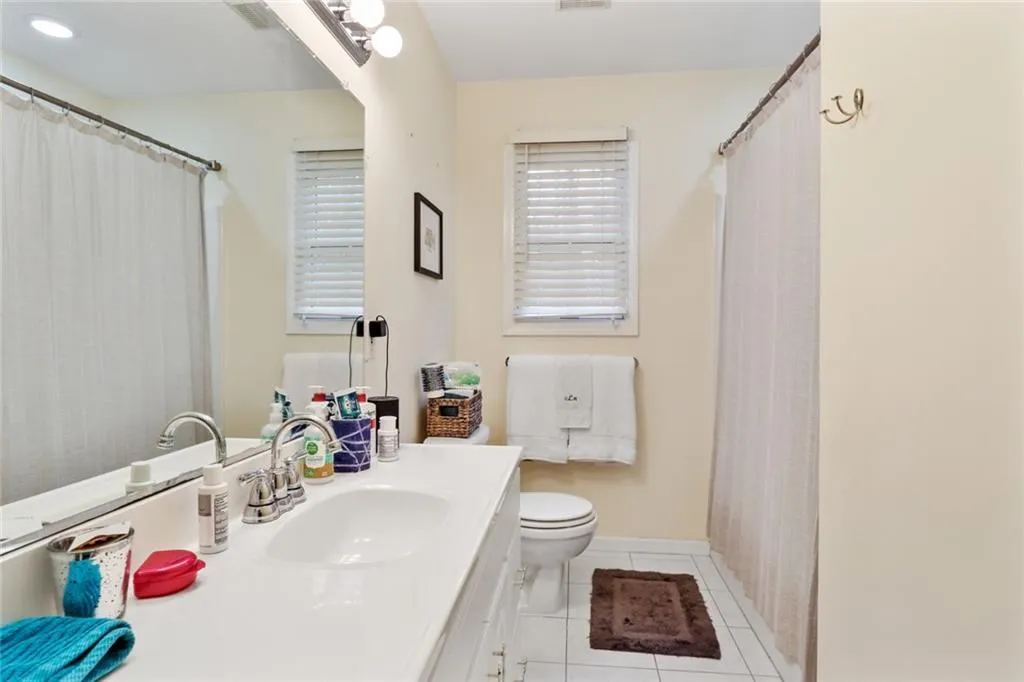 165 Stewart Drive, Sandy Springs, Georgia 30342, 6 Bedrooms Bedrooms, ,4 BathroomsBathrooms,Residential,Sold,165 Stewart Drive,7016737