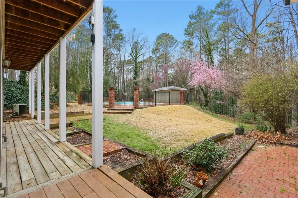 165 Stewart Drive, Sandy Springs, Georgia 30342, 6 Bedrooms Bedrooms, ,4 BathroomsBathrooms,Residential,Sold,165 Stewart Drive,7016737