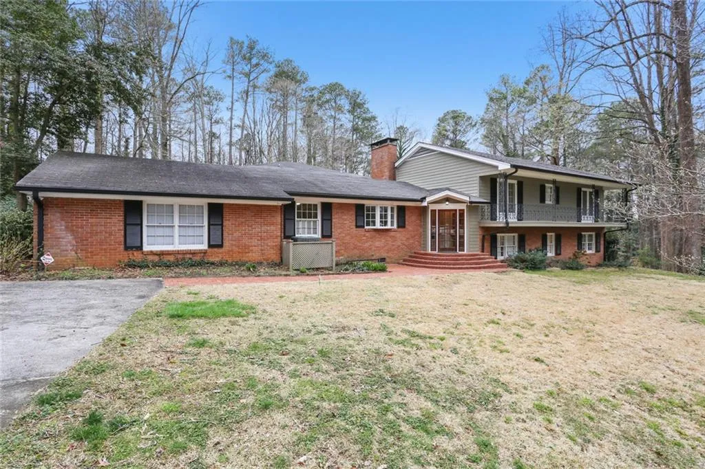 165 Stewart Drive, Sandy Springs, Georgia 30342, 6 Bedrooms Bedrooms, ,4 BathroomsBathrooms,Residential,Sold,165 Stewart Drive,7016737