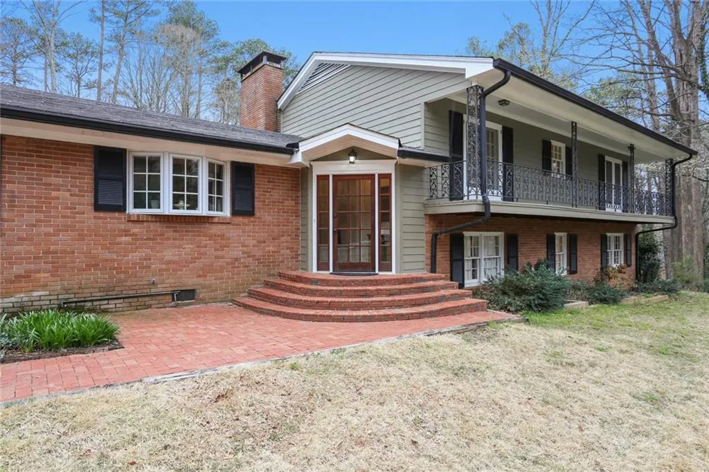 165 Stewart Drive, Sandy Springs, Georgia 30342, 6 Bedrooms Bedrooms, ,4 BathroomsBathrooms,Residential,Sold,165 Stewart Drive,7016737