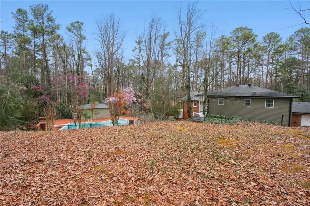 165 Stewart Drive, Sandy Springs, Georgia 30342, 6 Bedrooms Bedrooms, ,4 BathroomsBathrooms,Residential,Sold,165 Stewart Drive,7016737