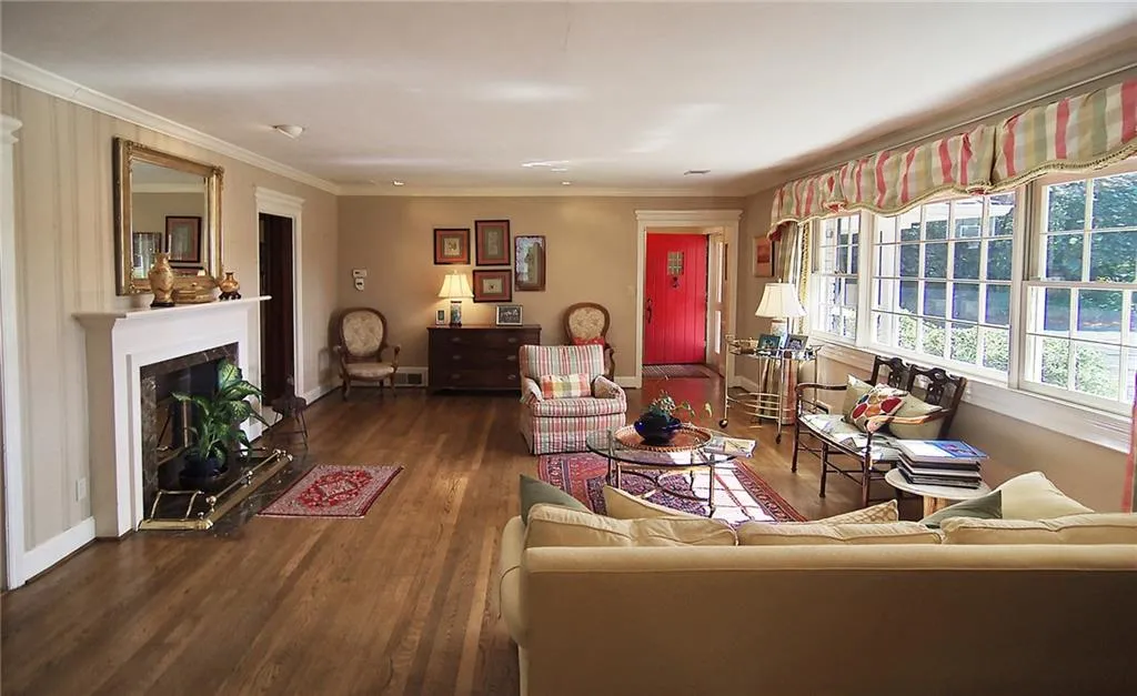 4060 E Brookhaven Drive, Atlanta, Georgia 30319, 4 Bedrooms Bedrooms, ,3 BathroomsBathrooms,Residential,Sold,4060 E Brookhaven Drive,5665450