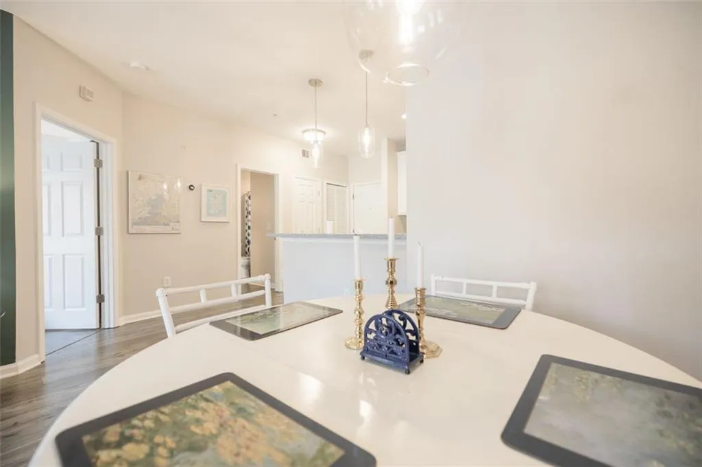 955 Juniper Street Ne Unit 2315, Atlanta, Georgia 30309, 1 Bedroom Bedrooms, ,1 BathroomBathrooms,Residential,For Sale,955 Juniper Street Ne Unit 2315,7649234