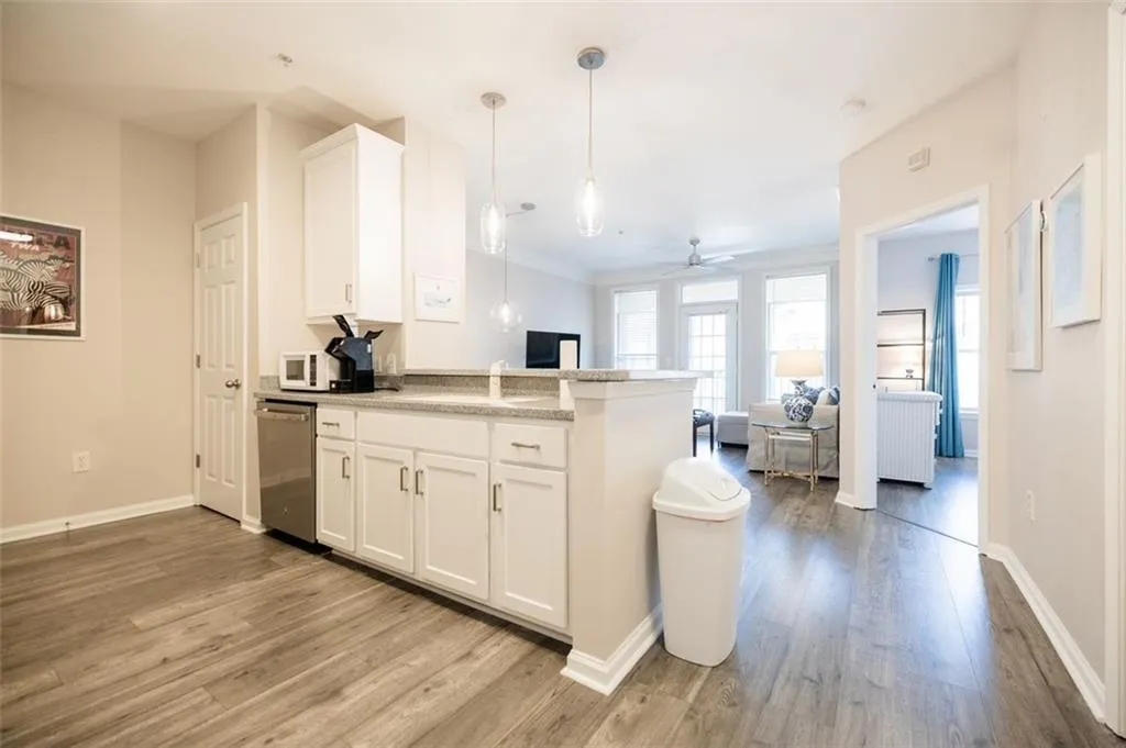 955 Juniper Street Ne Unit 2315, Atlanta, Georgia 30309, 1 Bedroom Bedrooms, ,1 BathroomBathrooms,Residential,For Sale,955 Juniper Street Ne Unit 2315,7649234