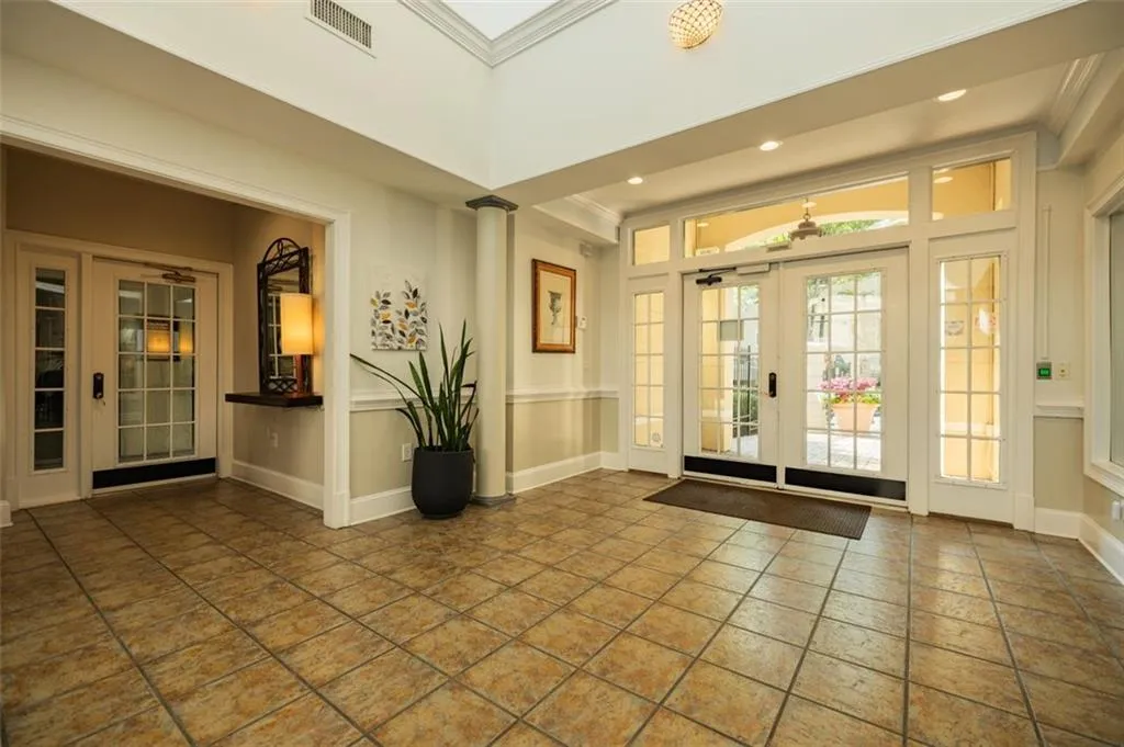955 Juniper Street Ne Unit 2315, Atlanta, Georgia 30309, 1 Bedroom Bedrooms, ,1 BathroomBathrooms,Residential,For Sale,955 Juniper Street Ne Unit 2315,7649234