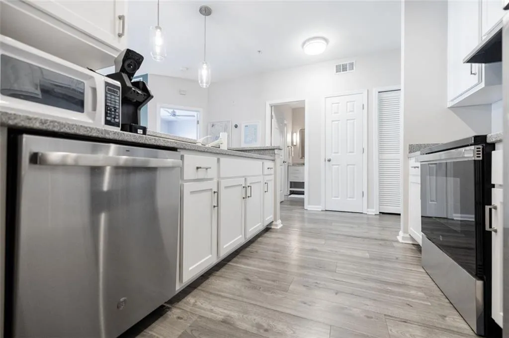 955 Juniper Street Ne Unit 2315, Atlanta, Georgia 30309, 1 Bedroom Bedrooms, ,1 BathroomBathrooms,Residential,For Sale,955 Juniper Street Ne Unit 2315,7649234