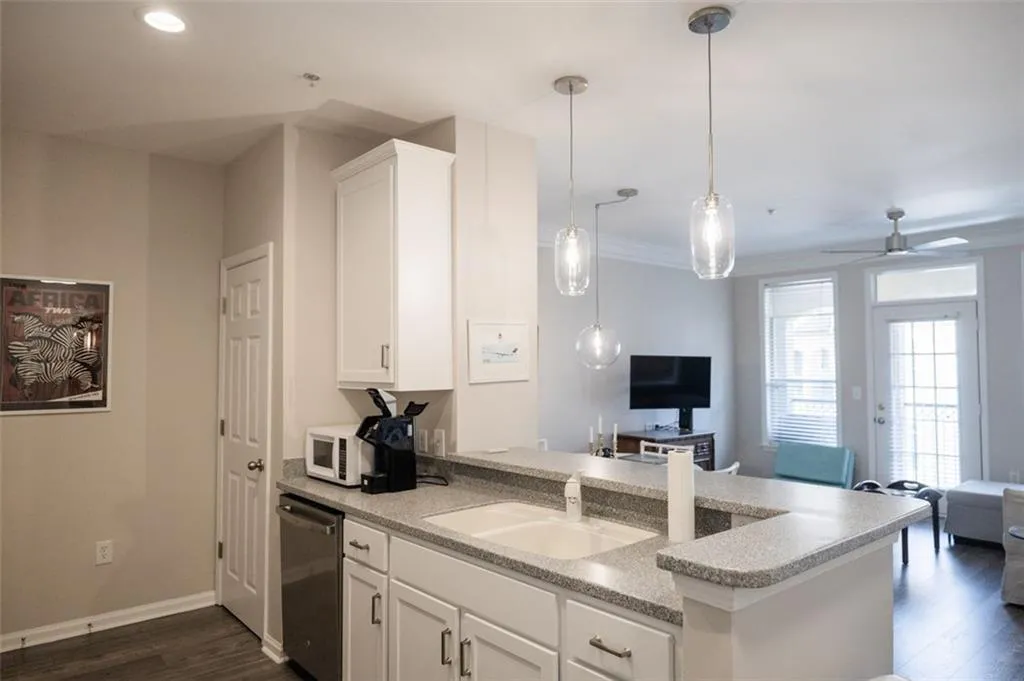 955 Juniper Street Ne Unit 2315, Atlanta, Georgia 30309, 1 Bedroom Bedrooms, ,1 BathroomBathrooms,Residential,For Sale,955 Juniper Street Ne Unit 2315,7649234