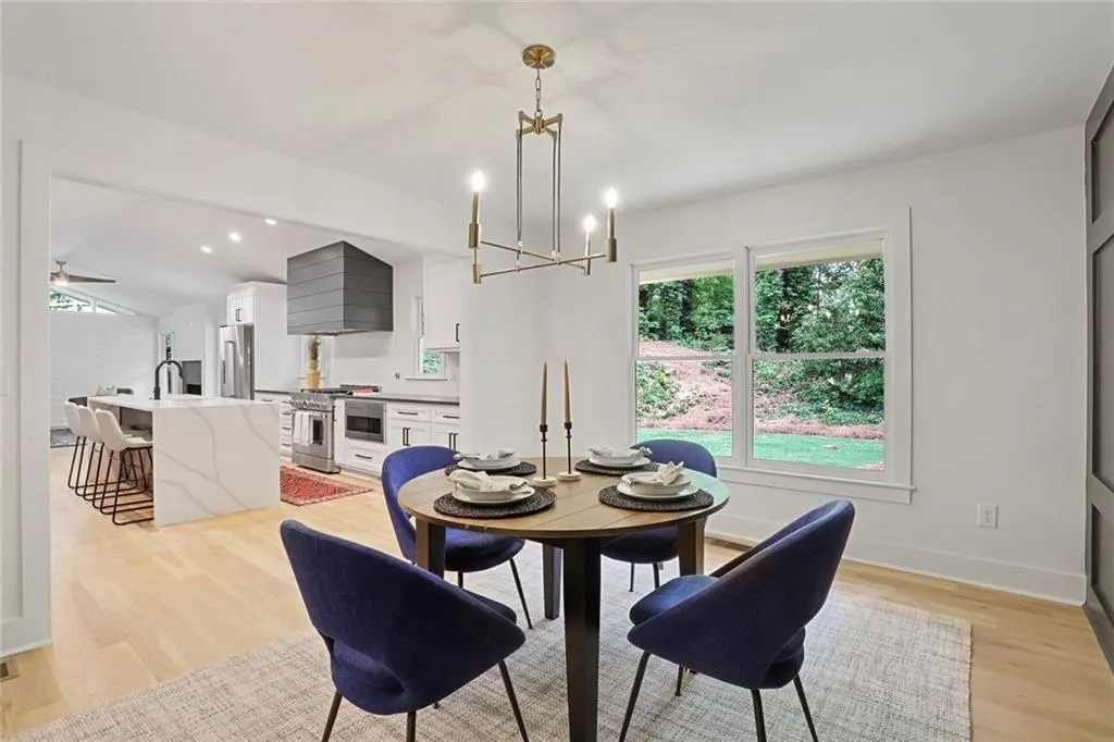 625 Bridgewater Drive, Atlanta, Georgia 30328, 4 Bedrooms Bedrooms, ,4 BathroomsBathrooms,Residential,Sold,625 Bridgewater Drive,6911445