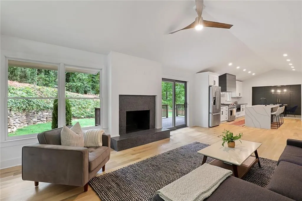 625 Bridgewater Drive, Atlanta, Georgia 30328, 4 Bedrooms Bedrooms, ,4 BathroomsBathrooms,Residential,Sold,625 Bridgewater Drive,6911445