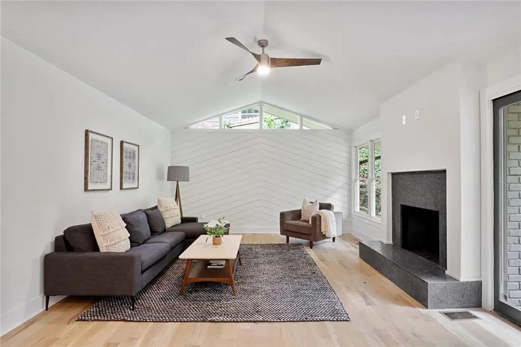 625 Bridgewater Drive, Atlanta, Georgia 30328, 4 Bedrooms Bedrooms, ,4 BathroomsBathrooms,Residential,Sold,625 Bridgewater Drive,6911445