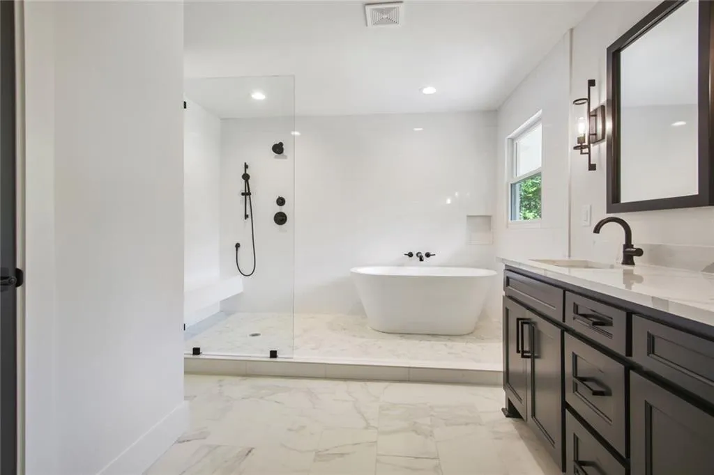 625 Bridgewater Drive, Atlanta, Georgia 30328, 4 Bedrooms Bedrooms, ,4 BathroomsBathrooms,Residential,Sold,625 Bridgewater Drive,6911445