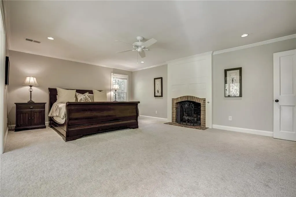680 Tanglewood Trail, Sandy Springs, Georgia 30327, 6 Bedrooms Bedrooms, ,5 BathroomsBathrooms,Residential,Sold,680 Tanglewood Trail,6001119