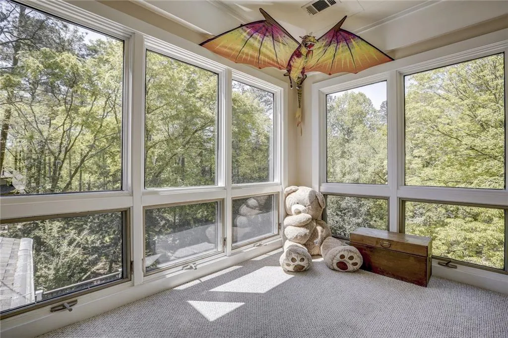 680 Tanglewood Trail, Sandy Springs, Georgia 30327, 6 Bedrooms Bedrooms, ,5 BathroomsBathrooms,Residential,Sold,680 Tanglewood Trail,6001119