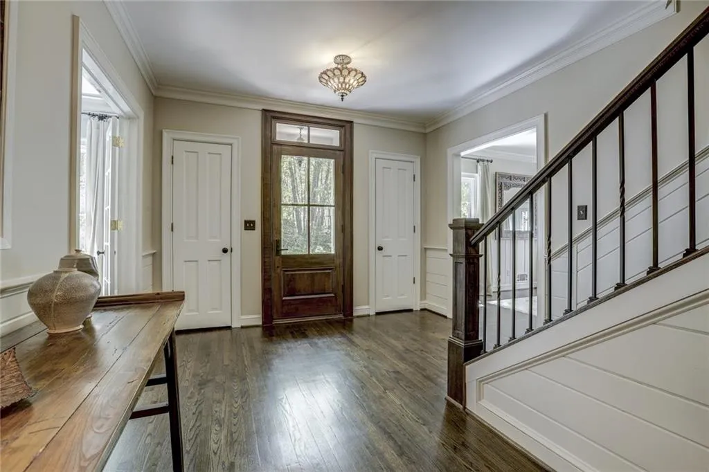 680 Tanglewood Trail, Sandy Springs, Georgia 30327, 6 Bedrooms Bedrooms, ,5 BathroomsBathrooms,Residential,Sold,680 Tanglewood Trail,6001119