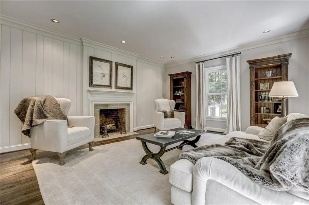 680 Tanglewood Trail, Sandy Springs, Georgia 30327, 6 Bedrooms Bedrooms, ,5 BathroomsBathrooms,Residential,Sold,680 Tanglewood Trail,6001119