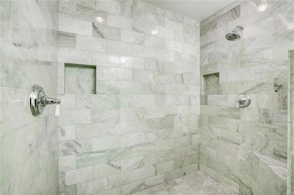 680 Tanglewood Trail, Sandy Springs, Georgia 30327, 6 Bedrooms Bedrooms, ,5 BathroomsBathrooms,Residential,Sold,680 Tanglewood Trail,6001119