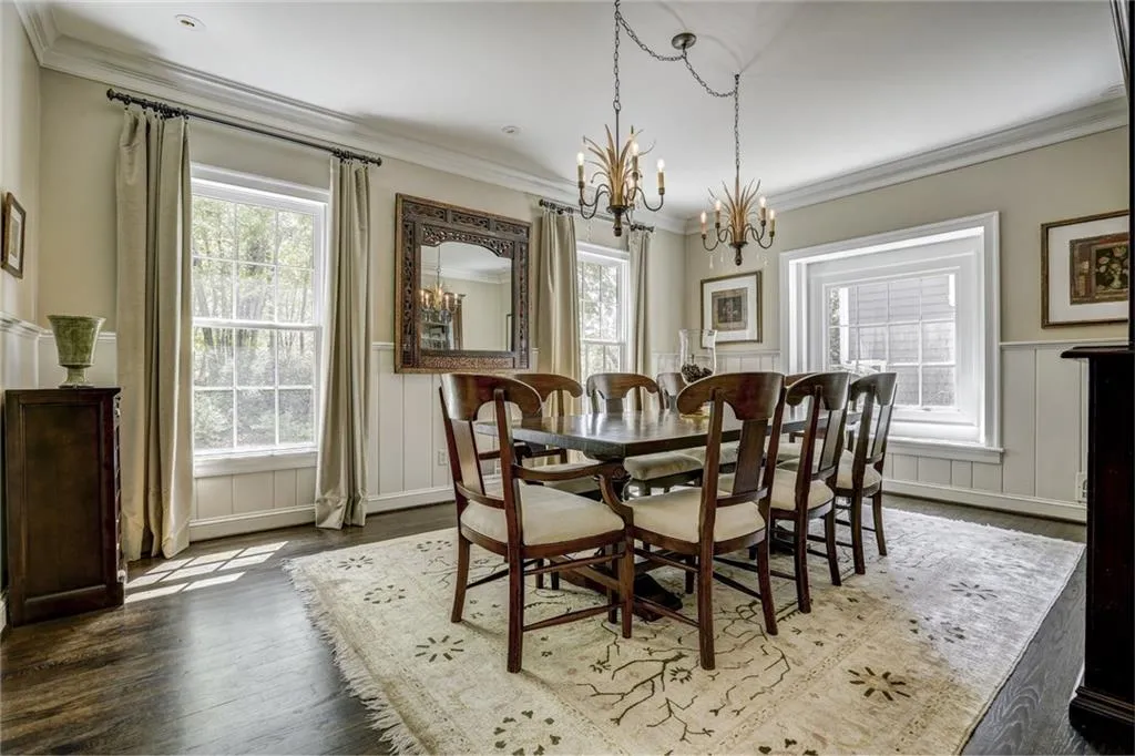 680 Tanglewood Trail, Sandy Springs, Georgia 30327, 6 Bedrooms Bedrooms, ,5 BathroomsBathrooms,Residential,Sold,680 Tanglewood Trail,6001119