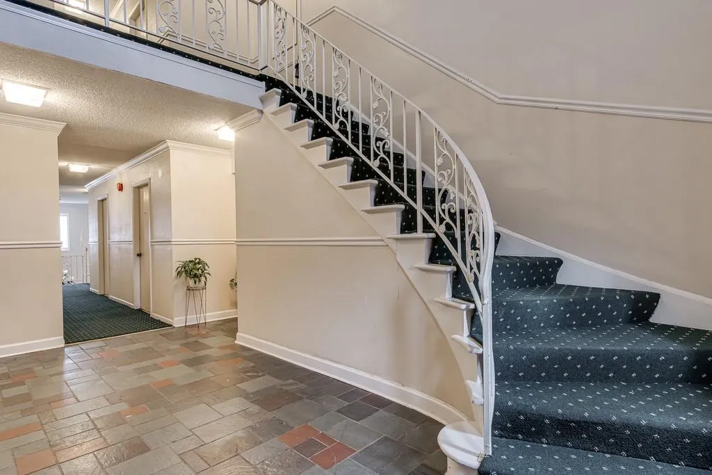 6851 Roswell Road Ne Unit K24, Atlanta, Georgia 30328, 2 Bedrooms Bedrooms, ,2 BathroomsBathrooms,Residential,Sold,6851 Roswell Road Ne Unit K24,6788112