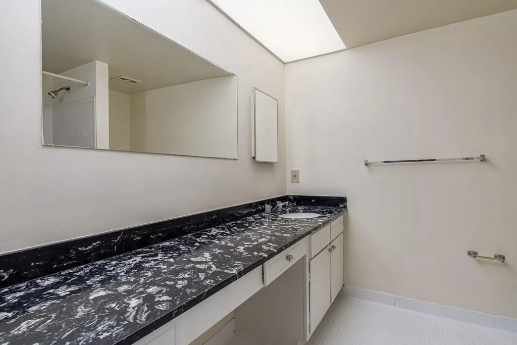 6851 Roswell Road Ne Unit K24, Atlanta, Georgia 30328, 2 Bedrooms Bedrooms, ,2 BathroomsBathrooms,Residential,Sold,6851 Roswell Road Ne Unit K24,6788112