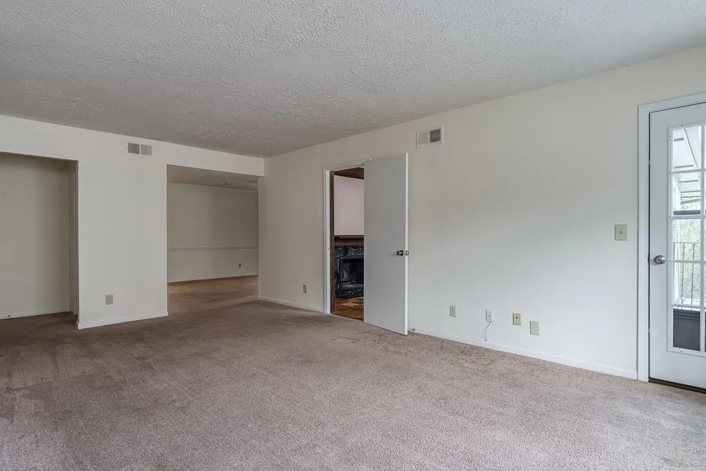 6851 Roswell Road Ne Unit K24, Atlanta, Georgia 30328, 2 Bedrooms Bedrooms, ,2 BathroomsBathrooms,Residential,Sold,6851 Roswell Road Ne Unit K24,6788112
