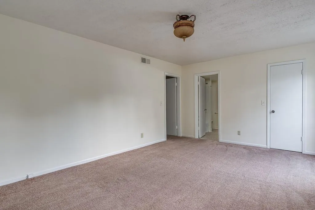 6851 Roswell Road Ne Unit K24, Atlanta, Georgia 30328, 2 Bedrooms Bedrooms, ,2 BathroomsBathrooms,Residential,Sold,6851 Roswell Road Ne Unit K24,6788112