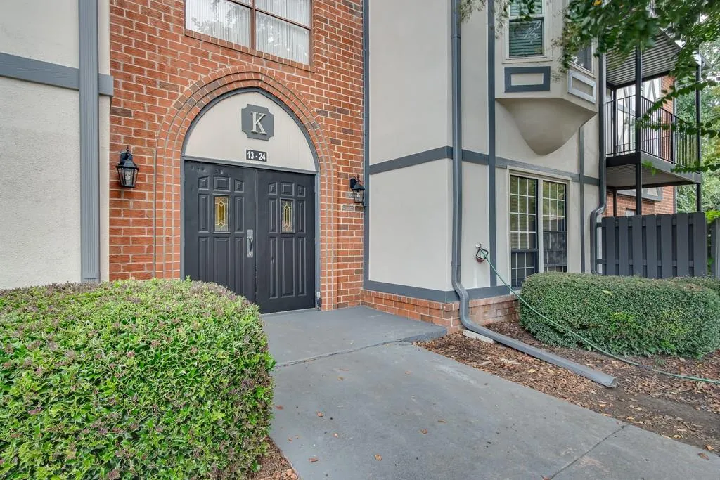 6851 Roswell Road Ne Unit K24, Atlanta, Georgia 30328, 2 Bedrooms Bedrooms, ,2 BathroomsBathrooms,Residential,Sold,6851 Roswell Road Ne Unit K24,6788112