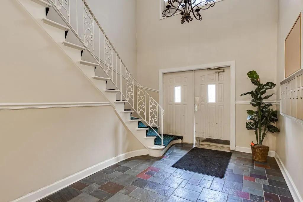 6851 Roswell Road Ne Unit K24, Atlanta, Georgia 30328, 2 Bedrooms Bedrooms, ,2 BathroomsBathrooms,Residential,Sold,6851 Roswell Road Ne Unit K24,6788112