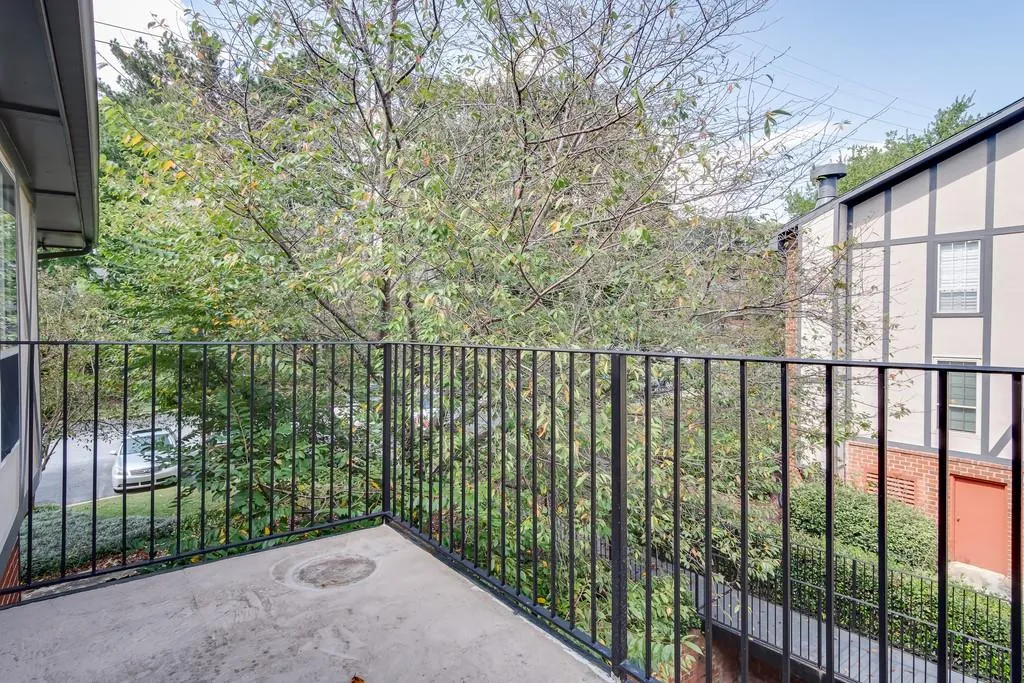 6851 Roswell Road Ne Unit K24, Atlanta, Georgia 30328, 2 Bedrooms Bedrooms, ,2 BathroomsBathrooms,Residential,Sold,6851 Roswell Road Ne Unit K24,6788112