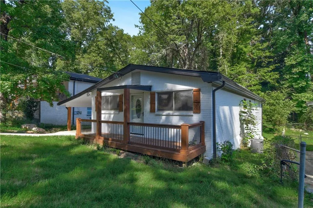 493 Woods Drive Nw, Atlanta, Georgia 30318, 3 Bedrooms Bedrooms, ,2 BathroomsBathrooms,Residential,For Sale,493 Woods Drive Nw,7647591
