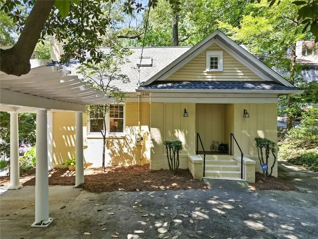 172 Lindbergh Drive Ne, Atlanta, Georgia 30305, 3 Bedrooms Bedrooms, ,2 BathroomsBathrooms,Residential,For Sale,172 Lindbergh Drive Ne,7640653