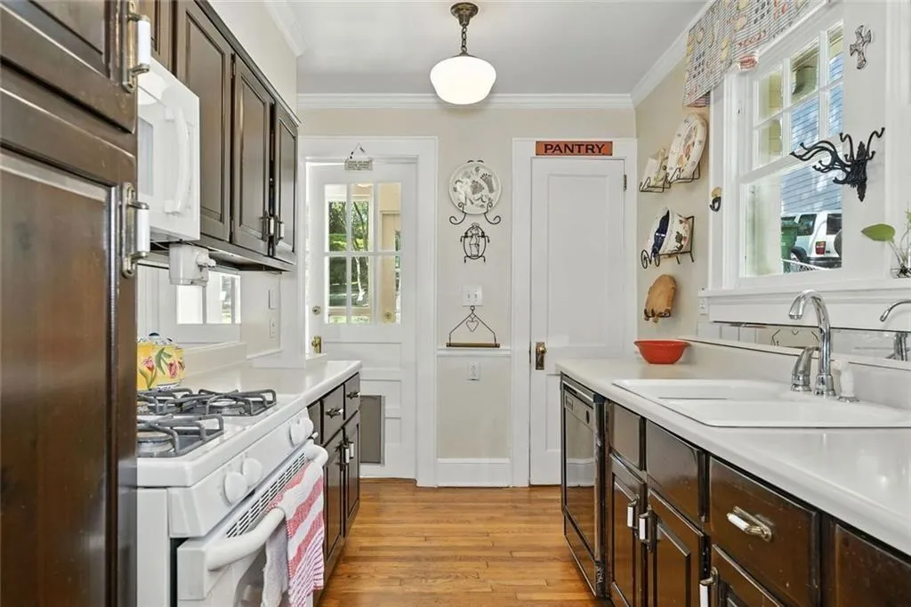 172 Lindbergh Drive Ne, Atlanta, Georgia 30305, 3 Bedrooms Bedrooms, ,2 BathroomsBathrooms,Residential,For Sale,172 Lindbergh Drive Ne,7640653