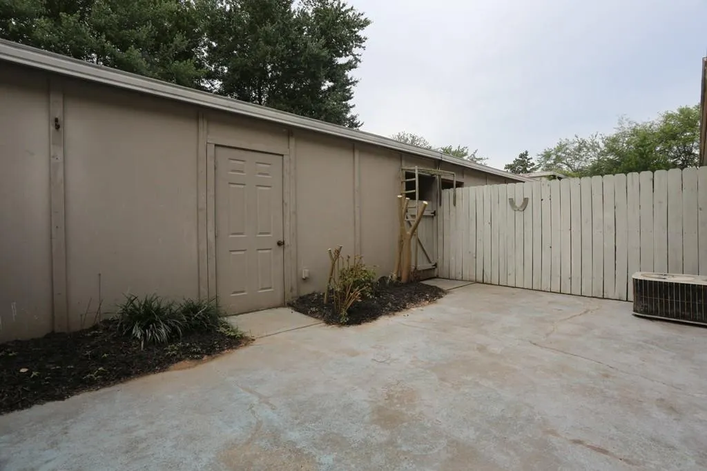 330 Winding River Drive Unit E, Sandy Springs, Georgia 30350, 3 Bedrooms Bedrooms, ,2 BathroomsBathrooms,Residential,Sold,330 Winding River Drive Unit E,5889537