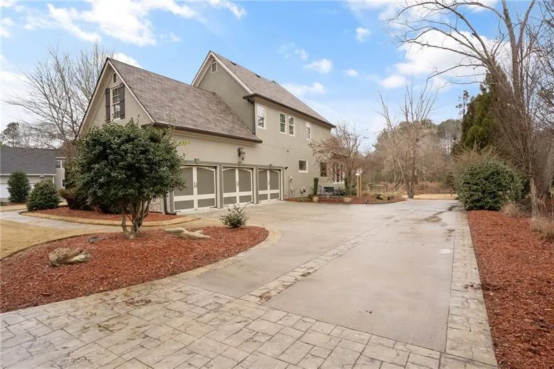 3930 Spalding Drive, Sandy Springs, Georgia 30350, 4 Bedrooms Bedrooms, ,3 BathroomsBathrooms,Residential,Sold,3930 Spalding Drive,6741261