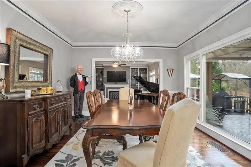 3930 Spalding Drive, Sandy Springs, Georgia 30350, 4 Bedrooms Bedrooms, ,3 BathroomsBathrooms,Residential,Sold,3930 Spalding Drive,6741261