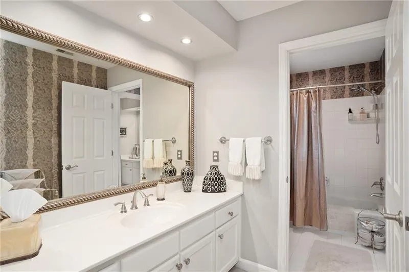 3930 Spalding Drive, Sandy Springs, Georgia 30350, 4 Bedrooms Bedrooms, ,3 BathroomsBathrooms,Residential,Sold,3930 Spalding Drive,6741261