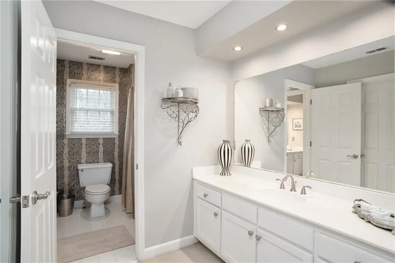 3930 Spalding Drive, Sandy Springs, Georgia 30350, 4 Bedrooms Bedrooms, ,3 BathroomsBathrooms,Residential,Sold,3930 Spalding Drive,6741261